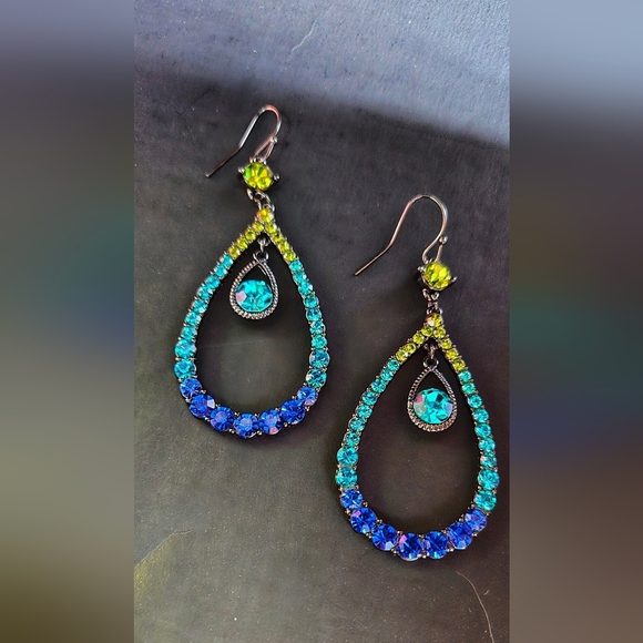 Elegant Blue and Green Rehnistone Teardrop Earrings - Picture 12 of 17